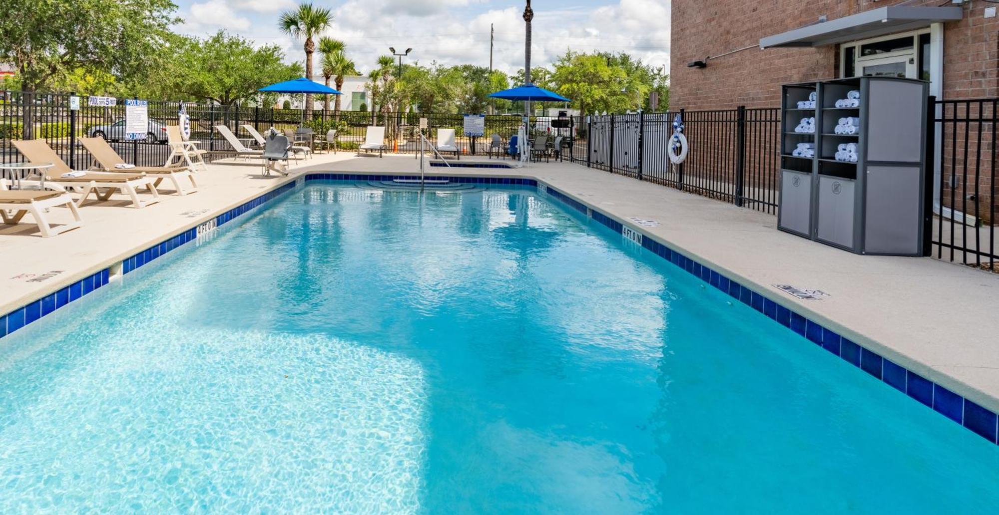 Hotel Express & Orange - Deltona By Ihg 2*