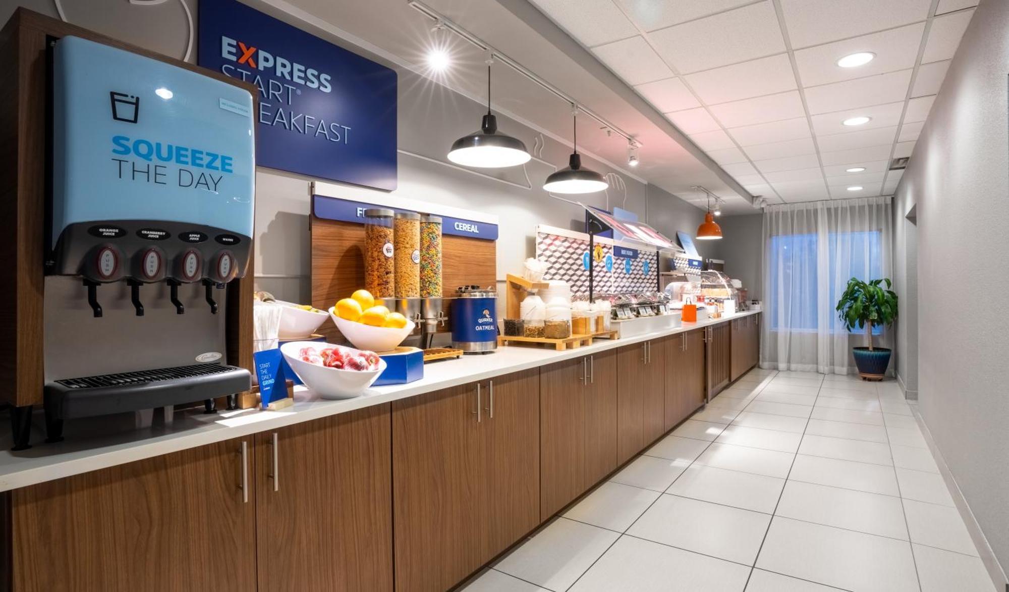 Express & Orange - Deltona By Ihg 2*